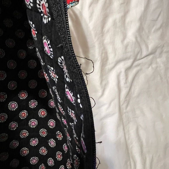 Colorful paisley print vera Bradley large duffel bag - Picture 4 of 6